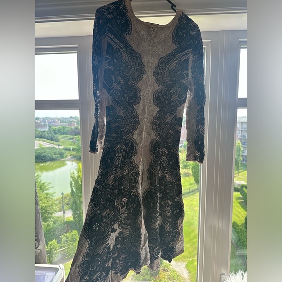 Dress - Picture 3 of 3